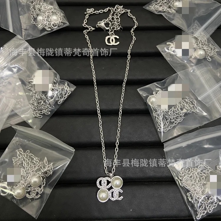 Chanel High 25c new style small fragrance necklace for women European and American double C retro small fragrance clavicle chain pearl sweater chain wholesale