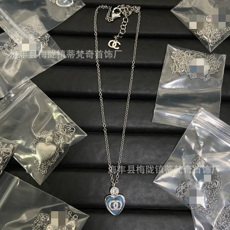 Chanel High 25c new style small fragrance necklace for women European and American double C retro small fragrance clavicle chain pearl sweater chain wholesale