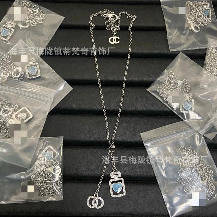 Chanel High 25c new style small fragrance necklace for women European and American double C retro small fragrance clavicle chain pearl sweater chain wholesale