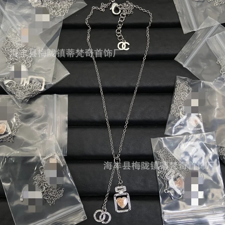 Chanel High 25c new style small fragrance necklace for women European and American double C retro small fragrance clavicle chain pearl sweater chain wholesale