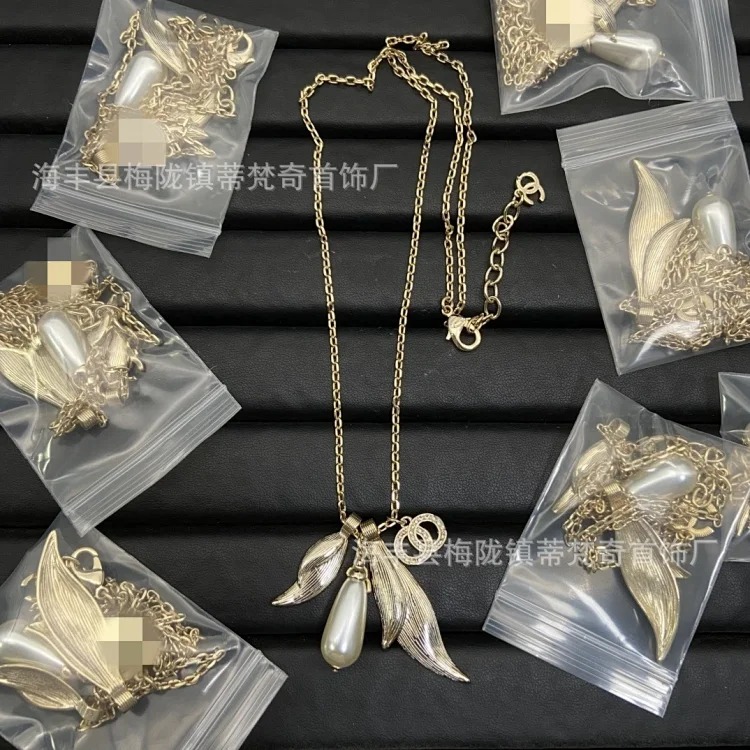 Chanel High 25c new style small fragrance necklace for women European and American double C retro small fragrance clavicle chain pearl sweater chain wholesale