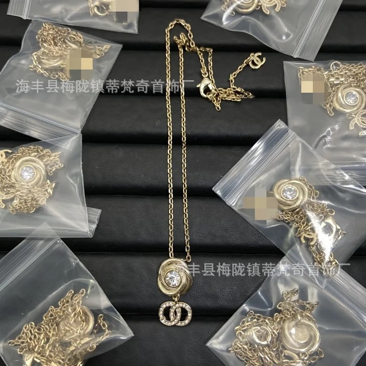 Chanel High 25c new style small fragrance necklace for women European and American double C retro small fragrance clavicle chain pearl sweater chain wholesale