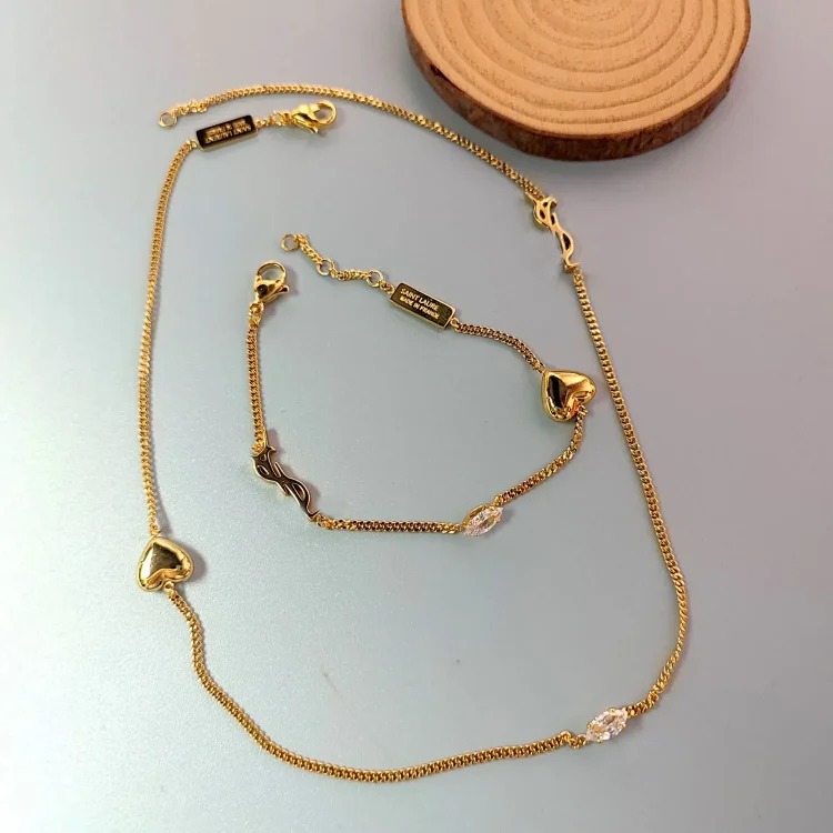 Yang Shufeng zircon love necklace French light luxury palace retro bracelet Internet celebrity style small fragrant style medieval pendant