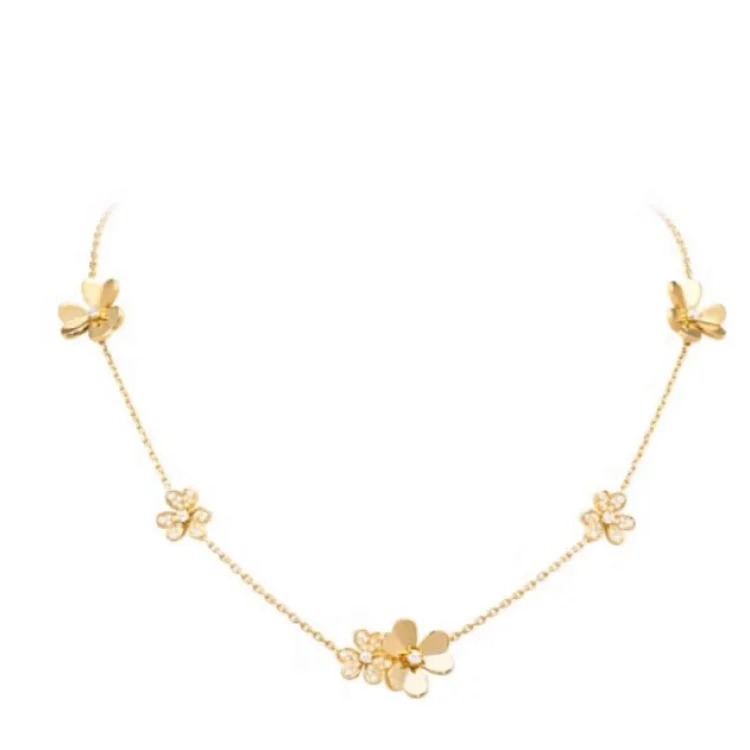 D-1 uses a heart to let every piece of jewelry exude your beauty and charm (Van Cleef & Arpels) (with gift box packaging)