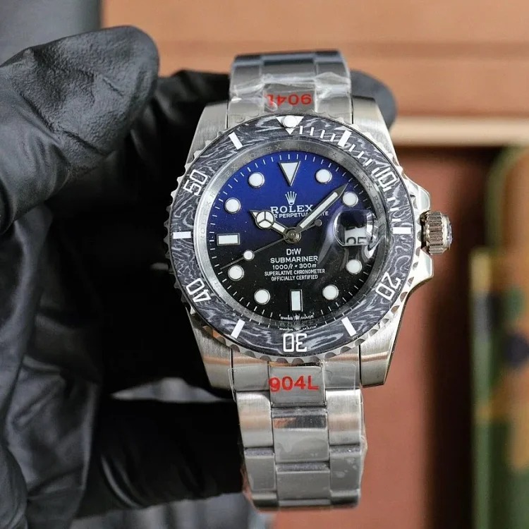 ¥700-1400 Fashionable and versatile watches