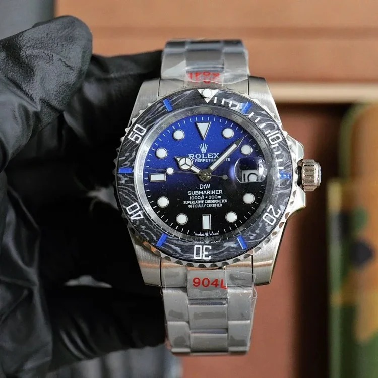 ¥700-1400 Fashionable and versatile watches
