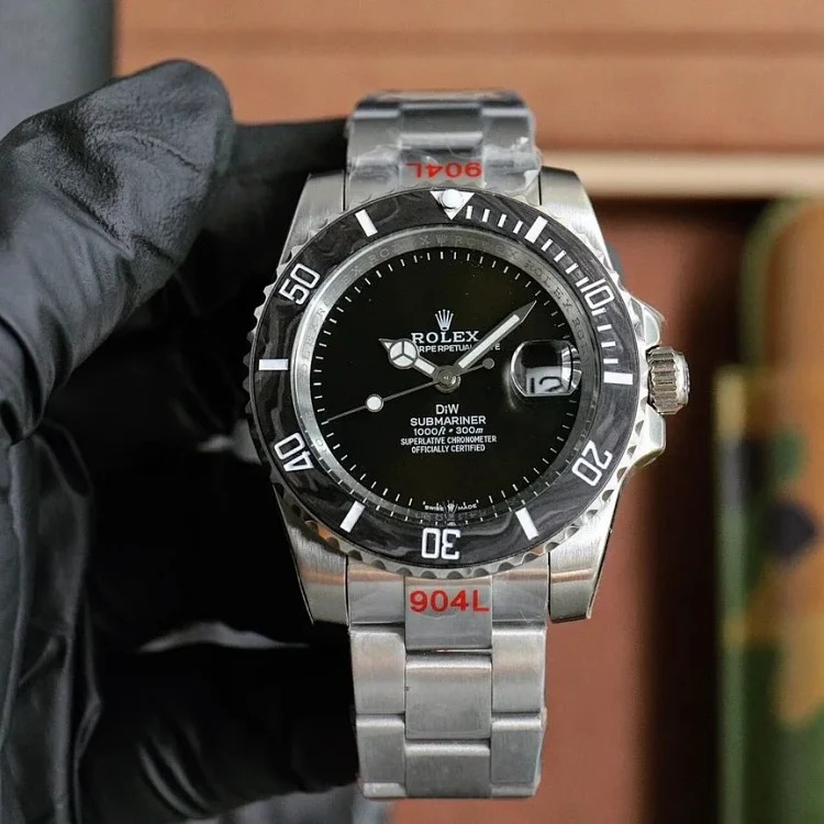 ¥700-1400 Fashionable and versatile watches