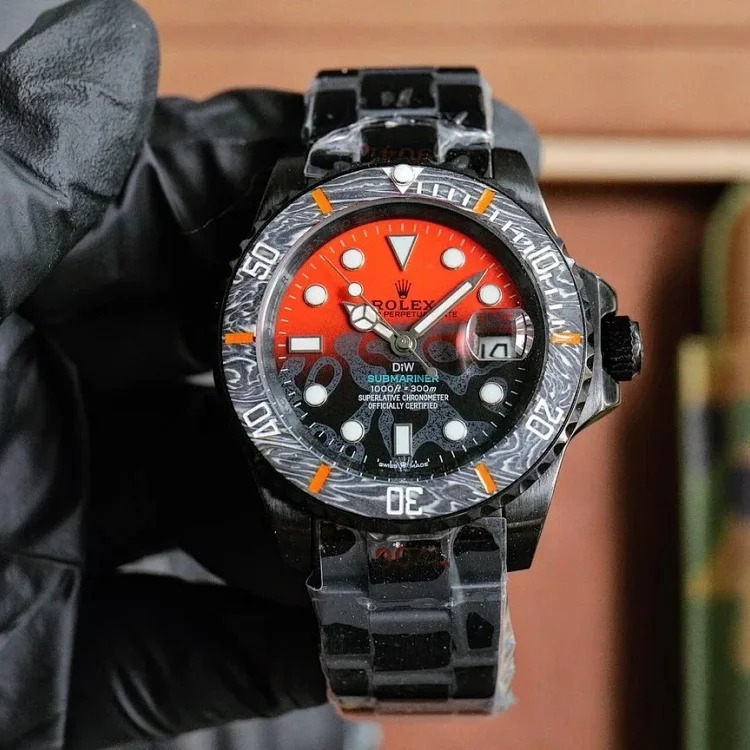 ¥700-1400 Fashionable and versatile watches