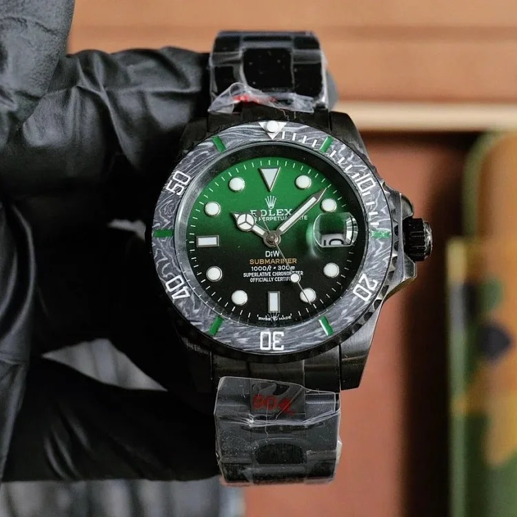 ¥700-1400 Fashionable and versatile watches