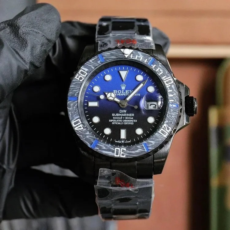 ¥700-1400 Fashionable and versatile watches