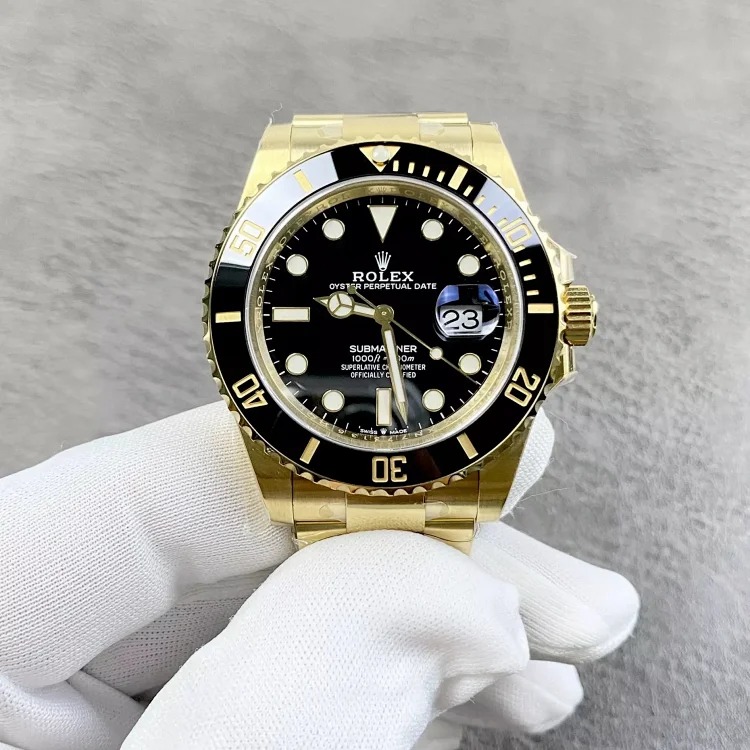 ¥700-1400 Fashionable and versatile watches