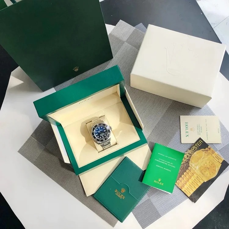 ¥700-1400 Fashionable and versatile watches