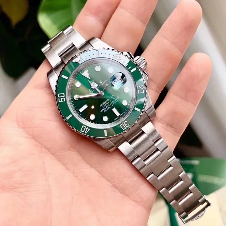 ¥700-1400 Fashionable and versatile watches