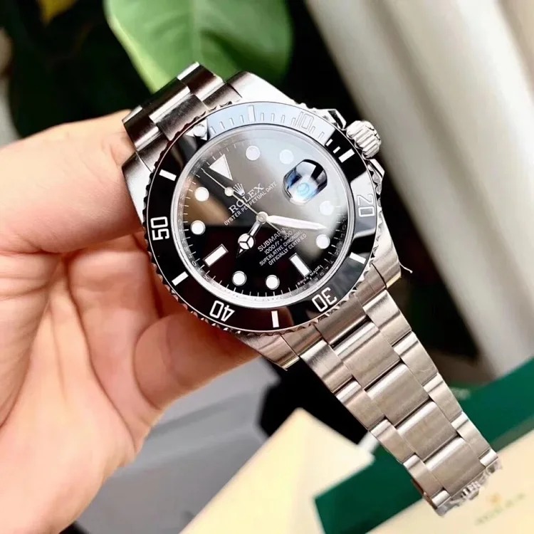 ¥700-1400 Fashionable and versatile watches