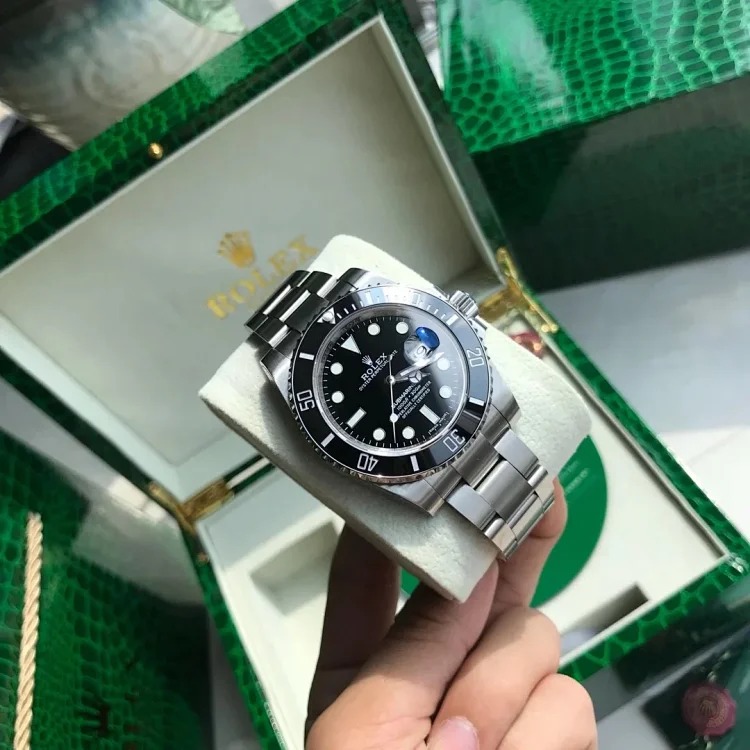 ¥700-1400 Fashionable and versatile watches