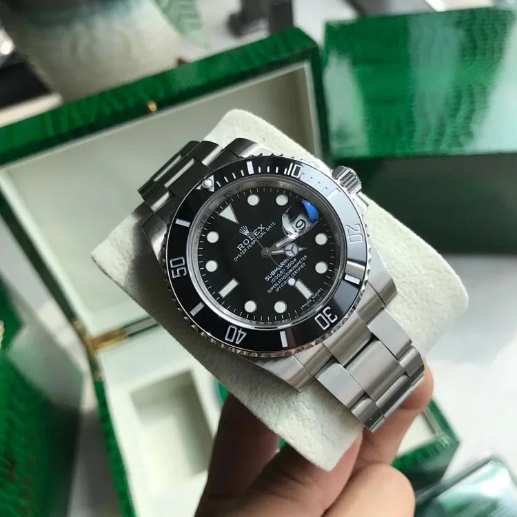 ¥700-1400 Fashionable and versatile watches