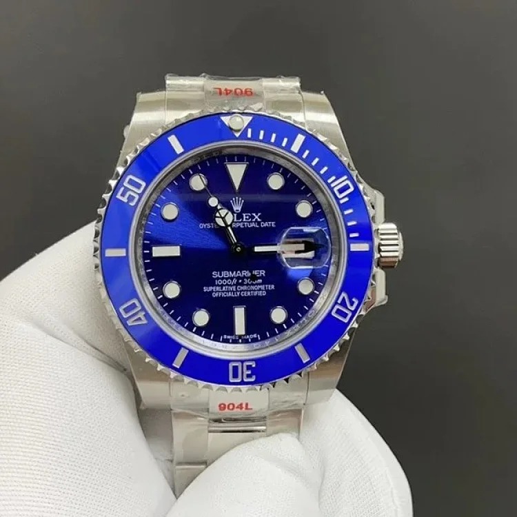 ¥700-1400 Fashionable and versatile watches