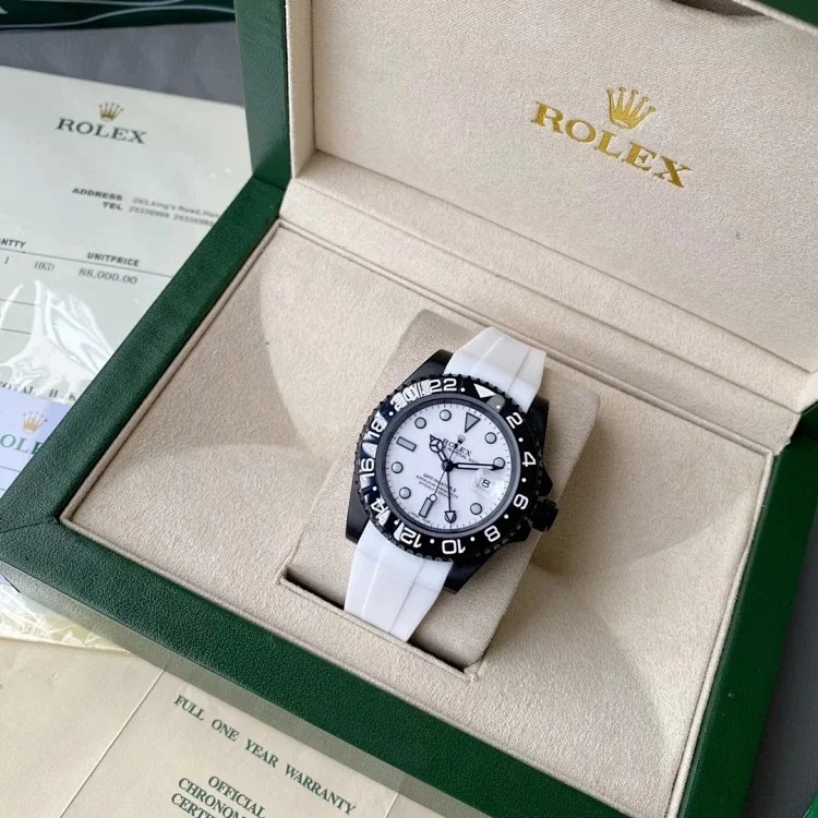 ¥700-1400 Fashionable and versatile watches
