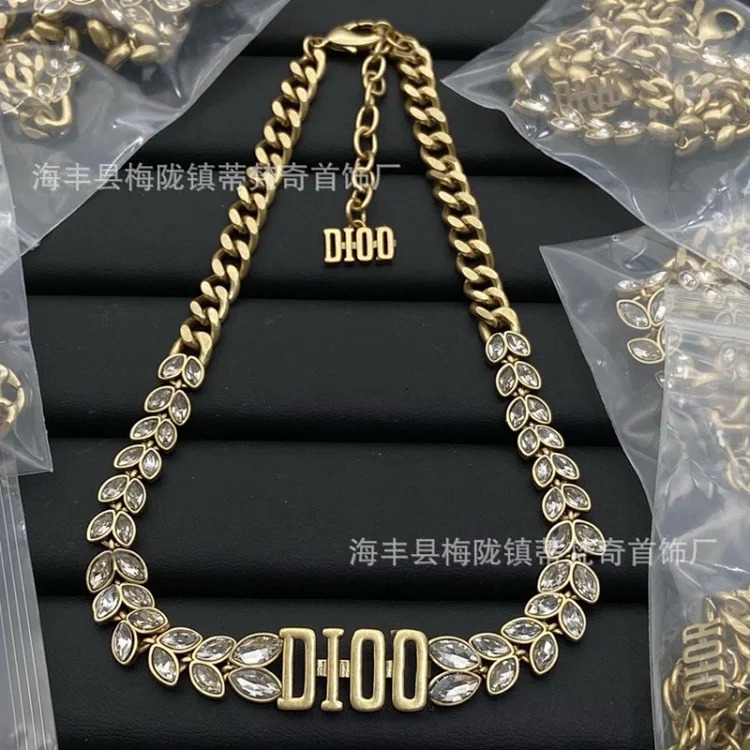 Dijia Classic Pearl Pig Nose Necklace Temperament Necklace New Trendy Niche High-end Retro Necklace Fresh