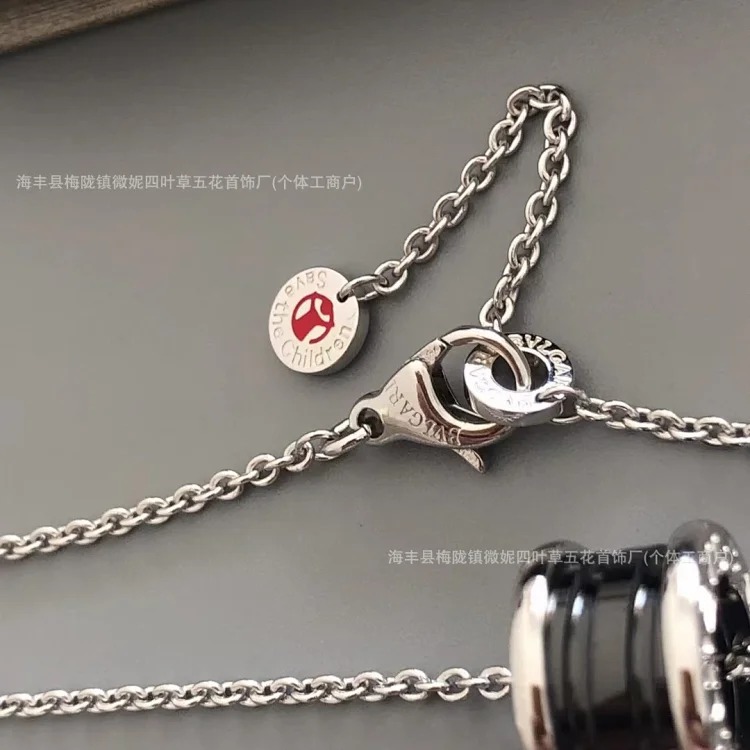 High black and white ceramic necklace classic little celebrity charity spring clavicle chain large waist full diamond pendant