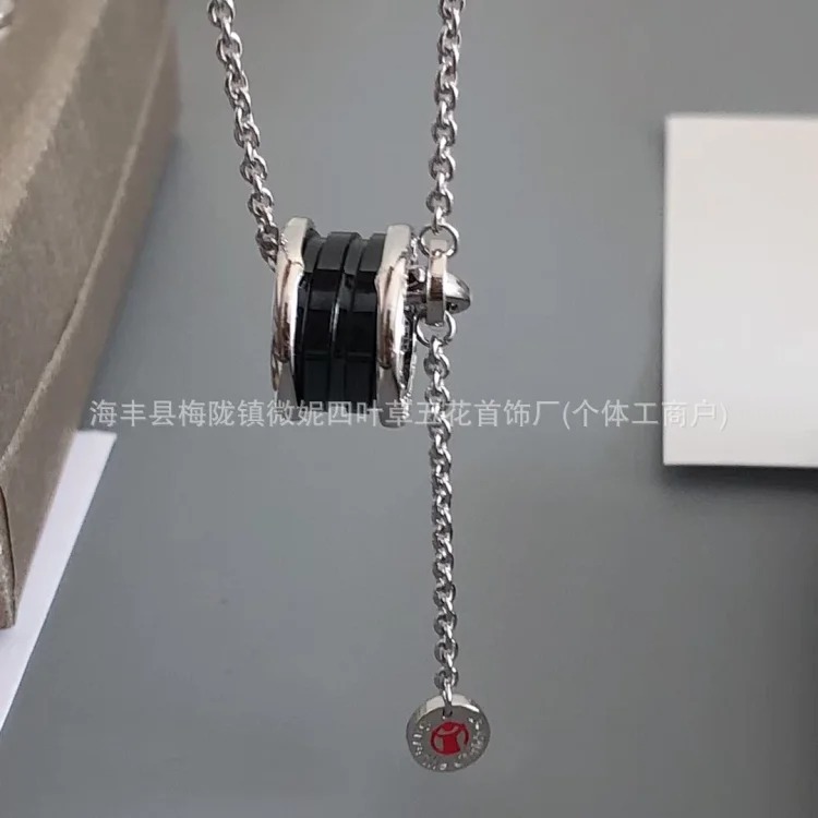 High black and white ceramic necklace classic little celebrity charity spring clavicle chain large waist full diamond pendant