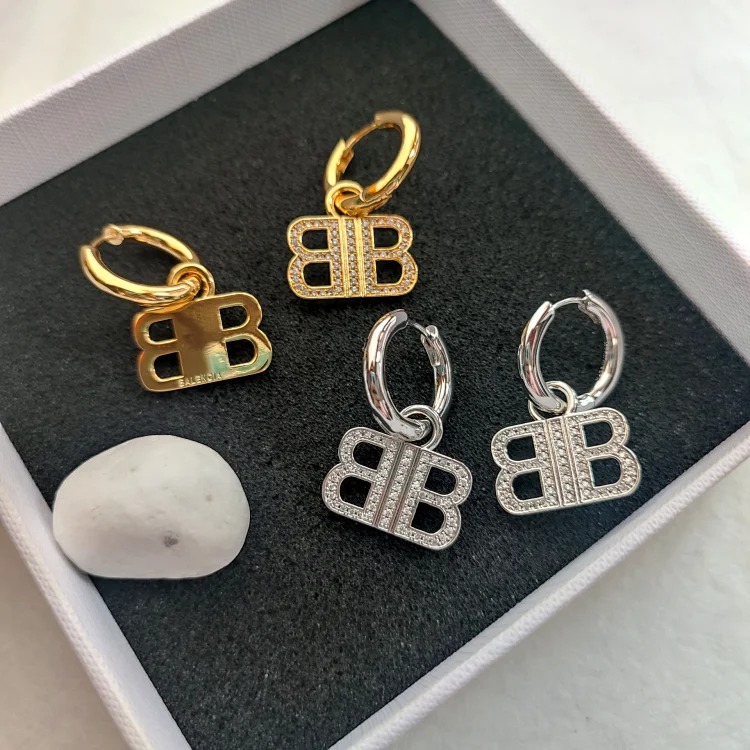 Paris style hoop earrings with diamond letters, versatile street style double B earrings, personalized European and American style retro earrings