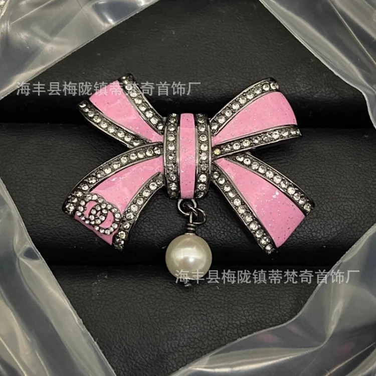 Chanel 25c new double C brooch women's enamel light luxury high-end pearl love small fragrance tassel versatile fragrance grandma corsage