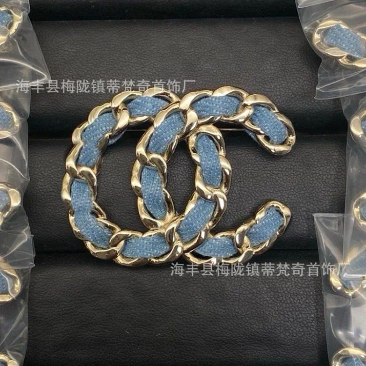 Chanel 25c new double C brooch women's enamel light luxury high-end pearl love small fragrance tassel versatile fragrance grandma corsage