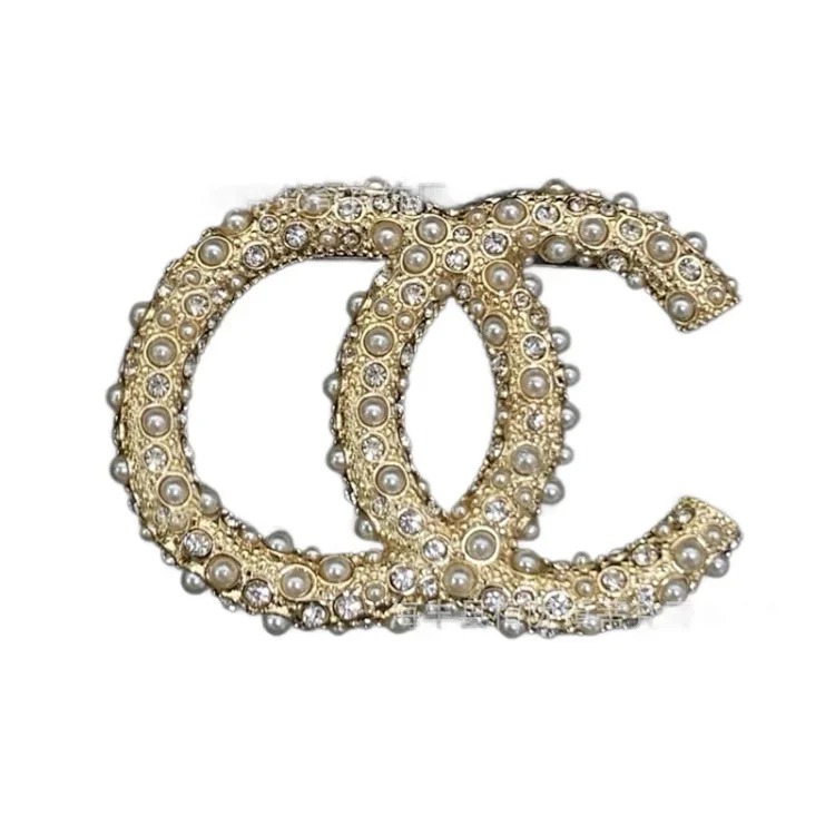Chanel 25c new double C brooch women's enamel light luxury high-end pearl love small fragrance tassel versatile fragrance grandma corsage