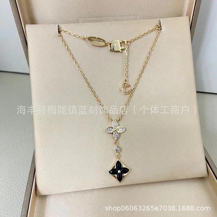 Four-leaf clover double flower necklace for women V gold high-end 18K rose gold white shell red agate flower clavicle chain