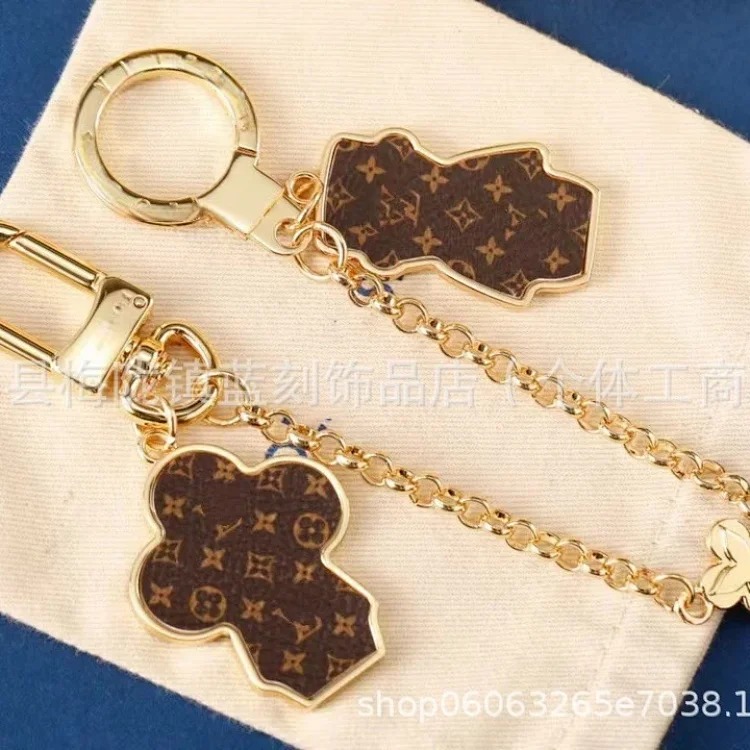 Louis Vuitton Foreign trade hot-selling series of fashionable metal bag pendants, presbyopic keychain pendants, car keychains