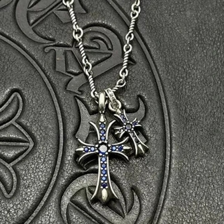 Chanel Diamond-encrusted large and small double cross sweater chain with high-end feel