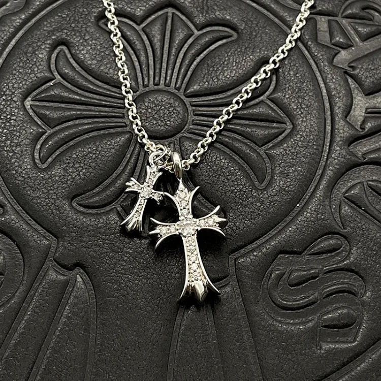 Chanel Diamond-encrusted large and small double cross sweater chain with high-end feel