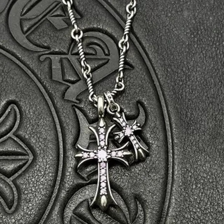 Chanel Diamond-encrusted large and small double cross sweater chain with high-end feel