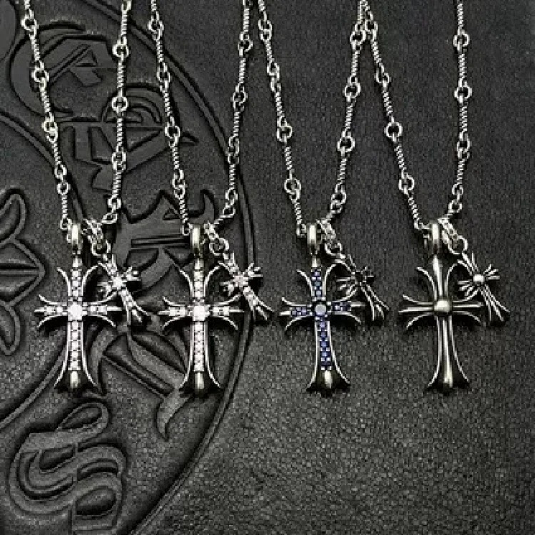 Chanel Diamond-encrusted large and small double cross sweater chain with high-end feel