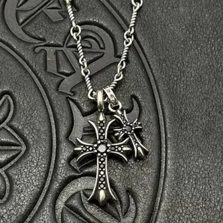 Chanel Diamond-encrusted large and small double cross sweater chain with high-end feel