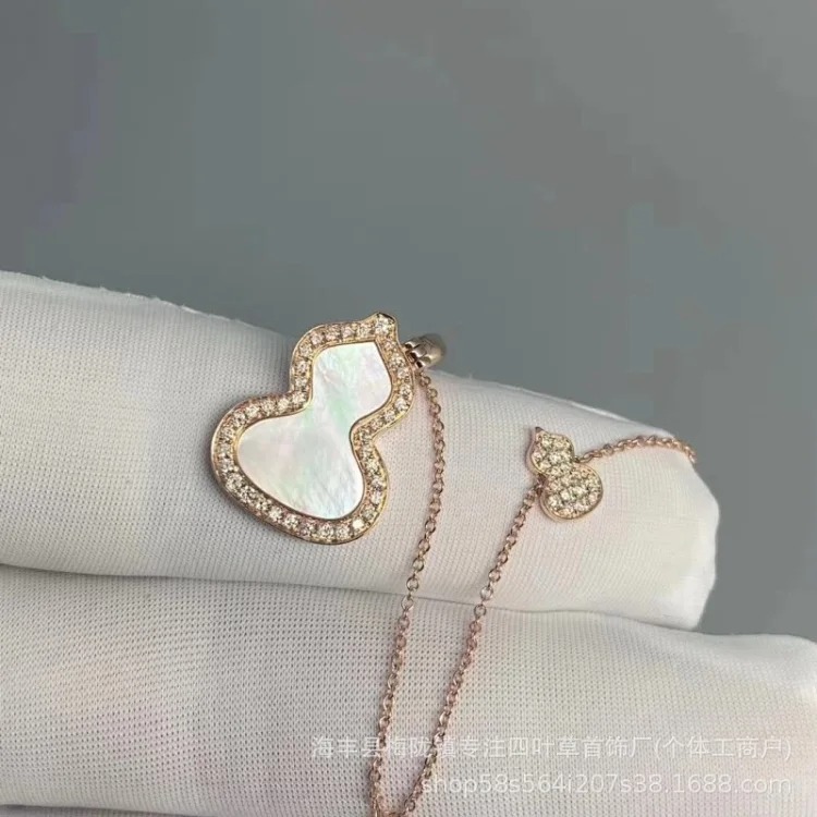 Gourd necklace for women thickly plated 18K rose gold V gold natural carnelian white mother-of-pearl pendant fashion clavicle chain wholesale