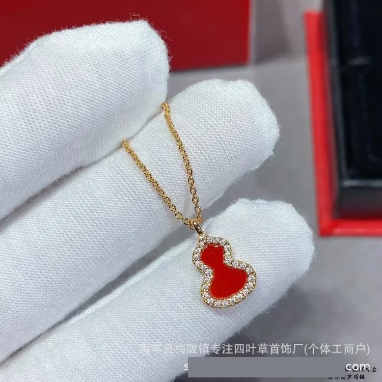 Gourd necklace for women thickly plated 18K rose gold V gold natural carnelian white mother-of-pearl pendant fashion clavicle chain wholesale