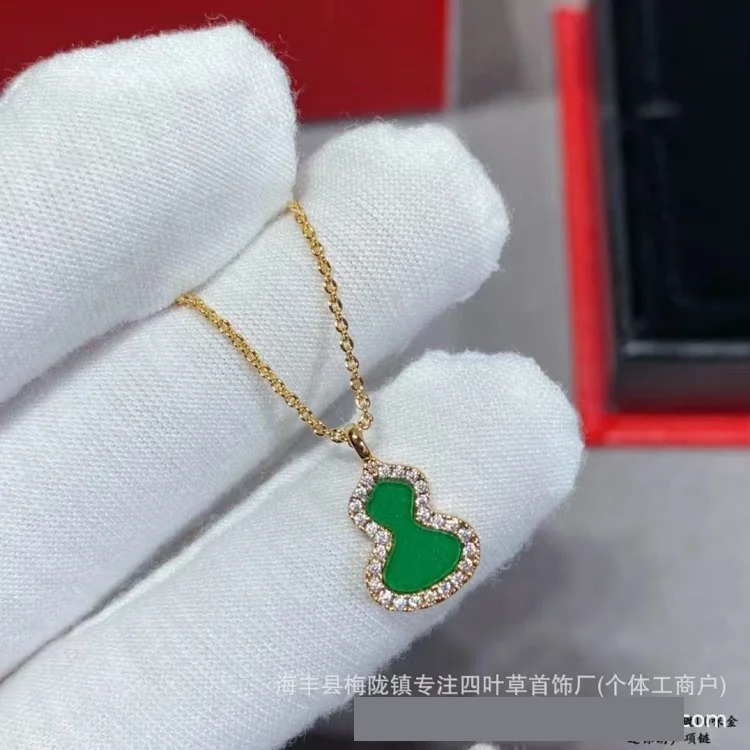 Gourd necklace for women thickly plated 18K rose gold V gold natural carnelian white mother-of-pearl pendant fashion clavicle chain wholesale