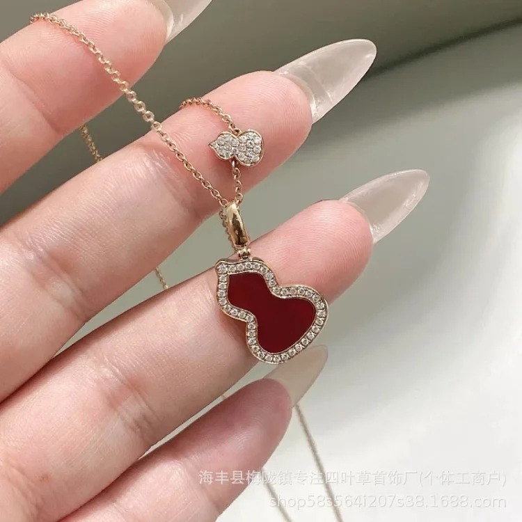 Gourd necklace for women thickly plated 18K rose gold V gold natural carnelian white mother-of-pearl pendant fashion clavicle chain wholesale