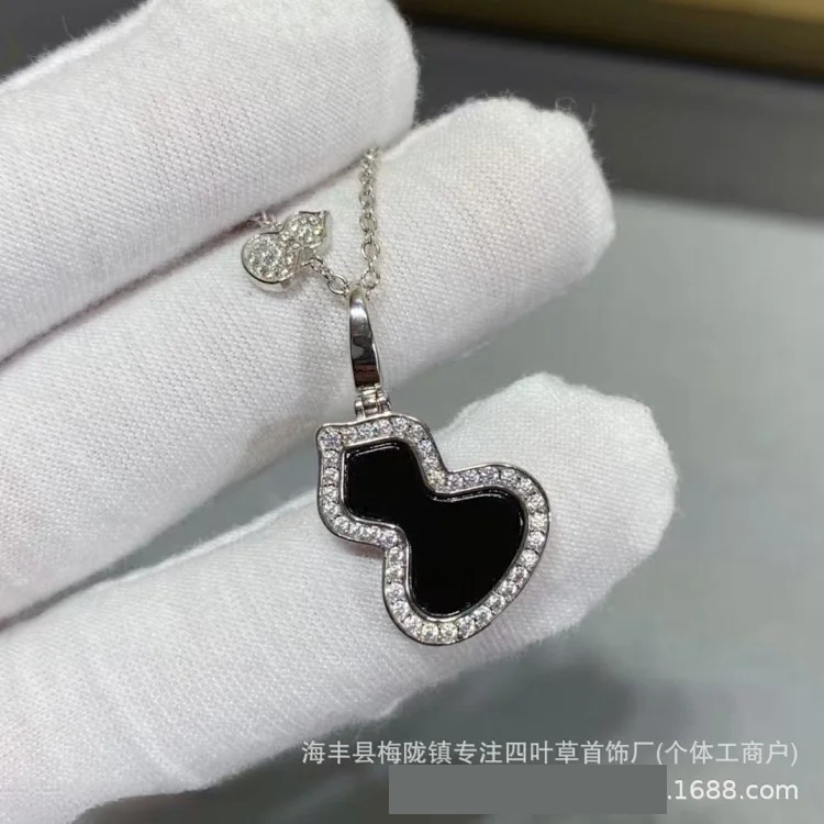 Gourd necklace for women thickly plated 18K rose gold V gold natural carnelian white mother-of-pearl pendant fashion clavicle chain wholesale