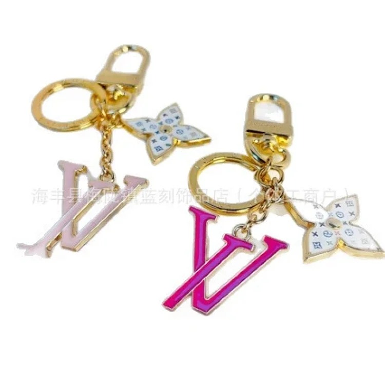 Four-leaf clover letter keychain jewelry pendant multi-color bag pendant dropshipping