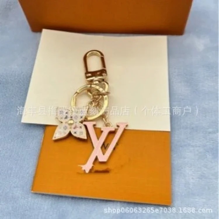 Four-leaf clover letter keychain jewelry pendant multi-color bag pendant dropshipping