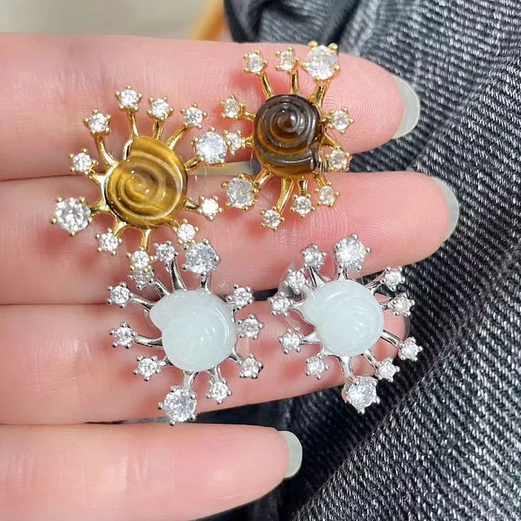 Personalized BV style tiger eye stone snail earrings, light luxury, versatile and fashionable O full diamond earrings, high-end exaggerated earrings for women