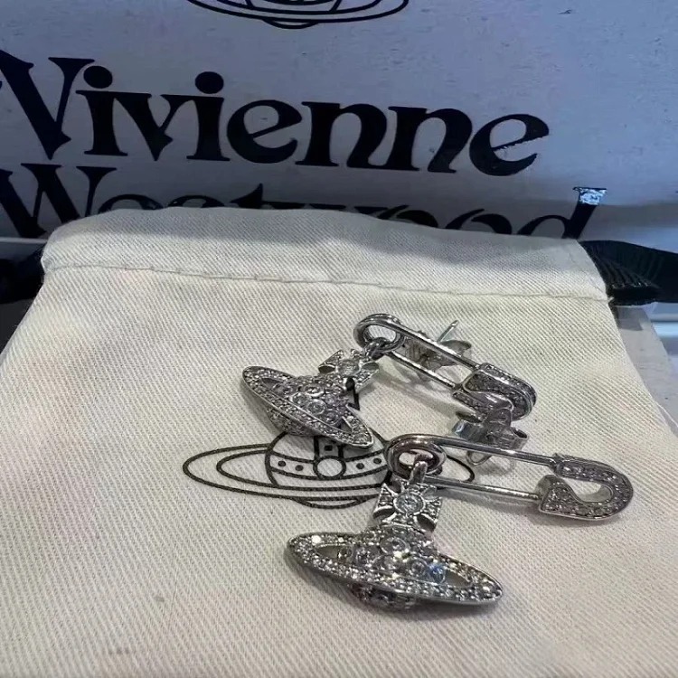 Queen Mother Pin Saturn Earrings Full Diamond Paperclip Pendant Seiko NANA Same Style Earrings Vivian High Version