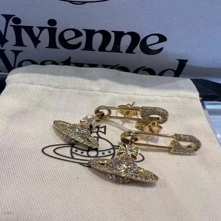 Queen Mother Pin Saturn Earrings Full Diamond Paperclip Pendant Seiko NANA Same Style Earrings Vivian High Version