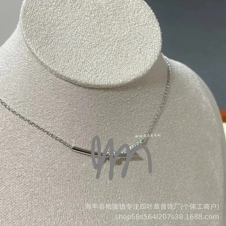 Louis Vuitton Tijia T knot twist necklace bow diamond half diamond full diamond necklace versatile rose gold clavicle chain jewelry