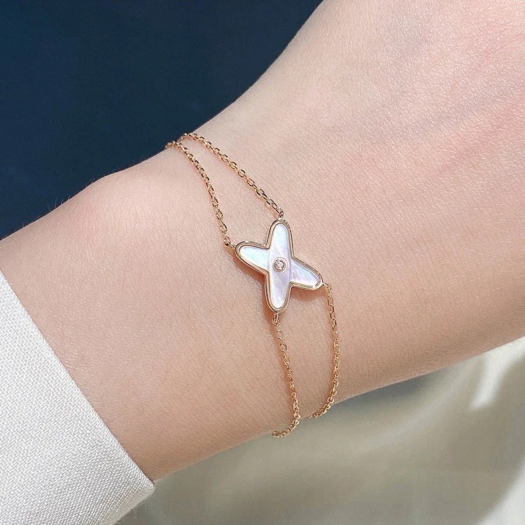 Shangjia white mother-of-pearl cross bracelet light luxury niche 18K rose gold plated simple high-end clavicle chain on behalf of