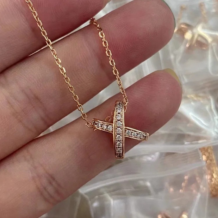Shangjia white mother-of-pearl cross bracelet light luxury niche 18K rose gold plated simple high-end clavicle chain on behalf of