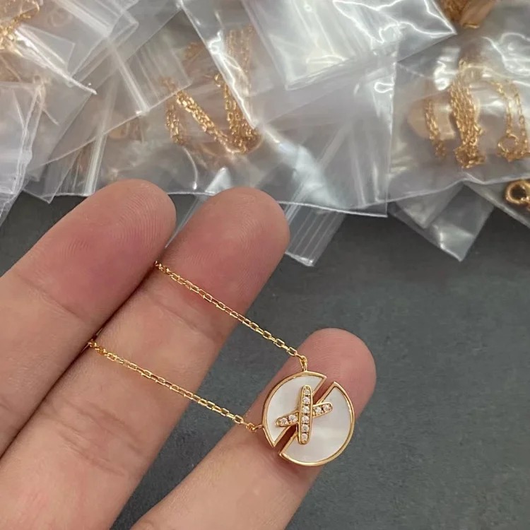 Shangjia white mother-of-pearl cross bracelet light luxury niche 18K rose gold plated simple high-end clavicle chain on behalf of